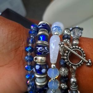 21 - Beaded bracelet set